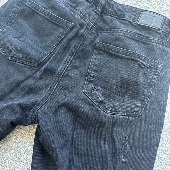 American Eagle High Rise Mom Jeans (x-short) - Picture 3 of 5